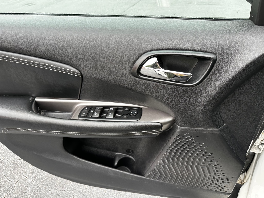 Photo 14 of this DODGE JOURNEY