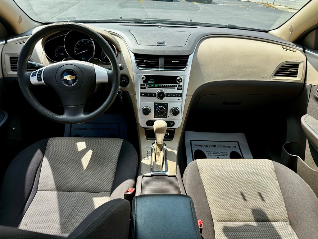 Photo 13 of this CHEVROLET MALIBU