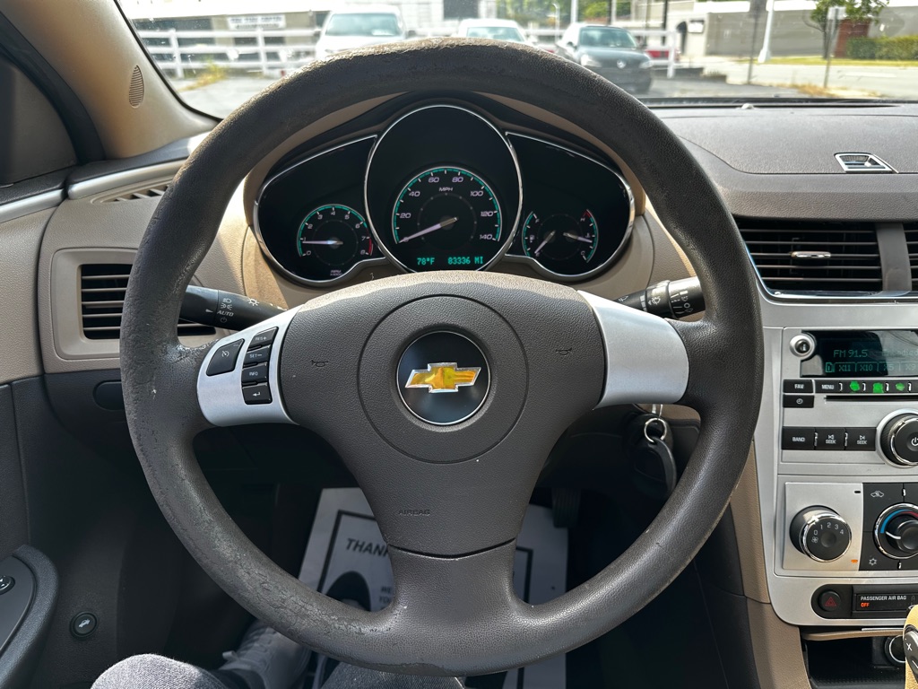 Photo 14 of this CHEVROLET MALIBU