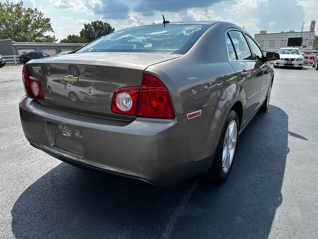 Photo 7 of this CHEVROLET MALIBU