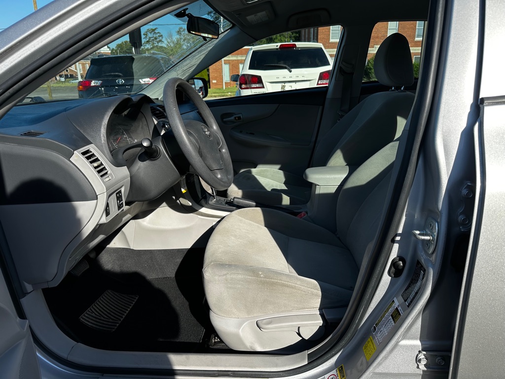 Photo 11 of this TOYOTA COROLLA