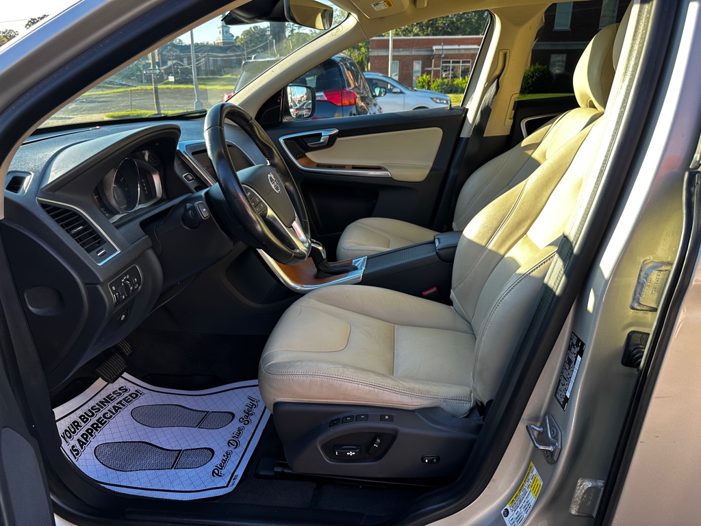Photo 11 of this VOLVO XC60
