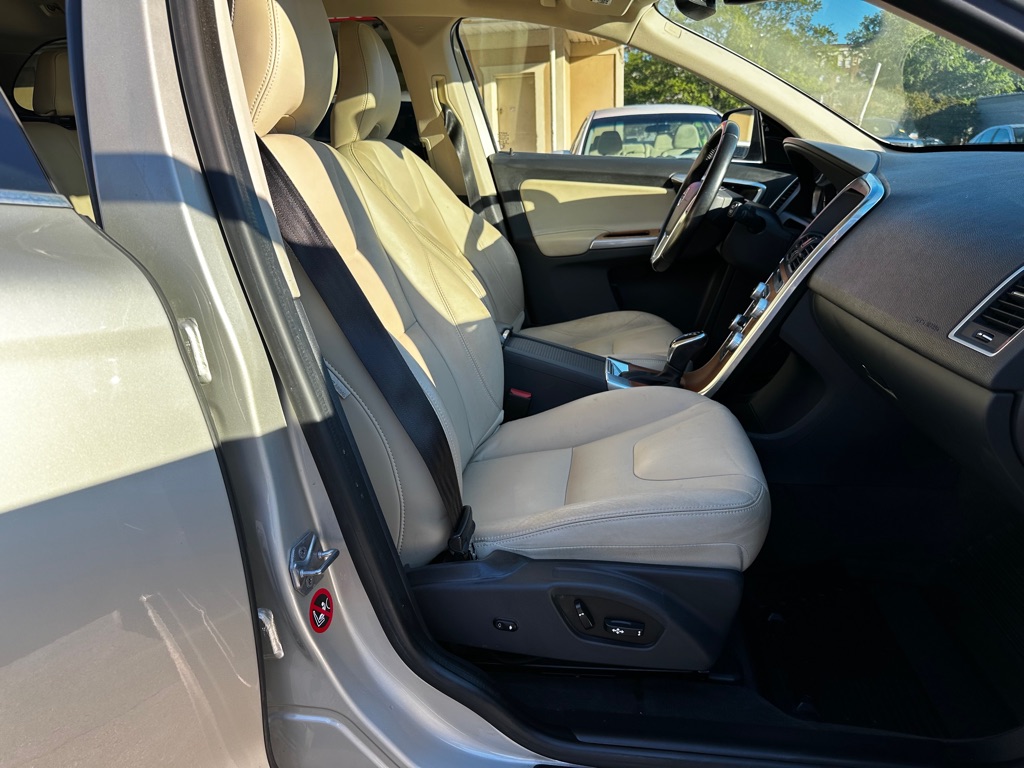 Photo 10 of this VOLVO XC60