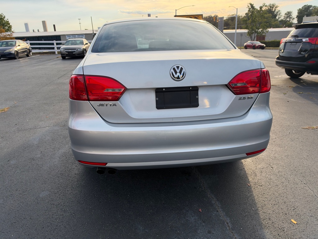 Photo 6 of this VOLKSWAGEN JETTA