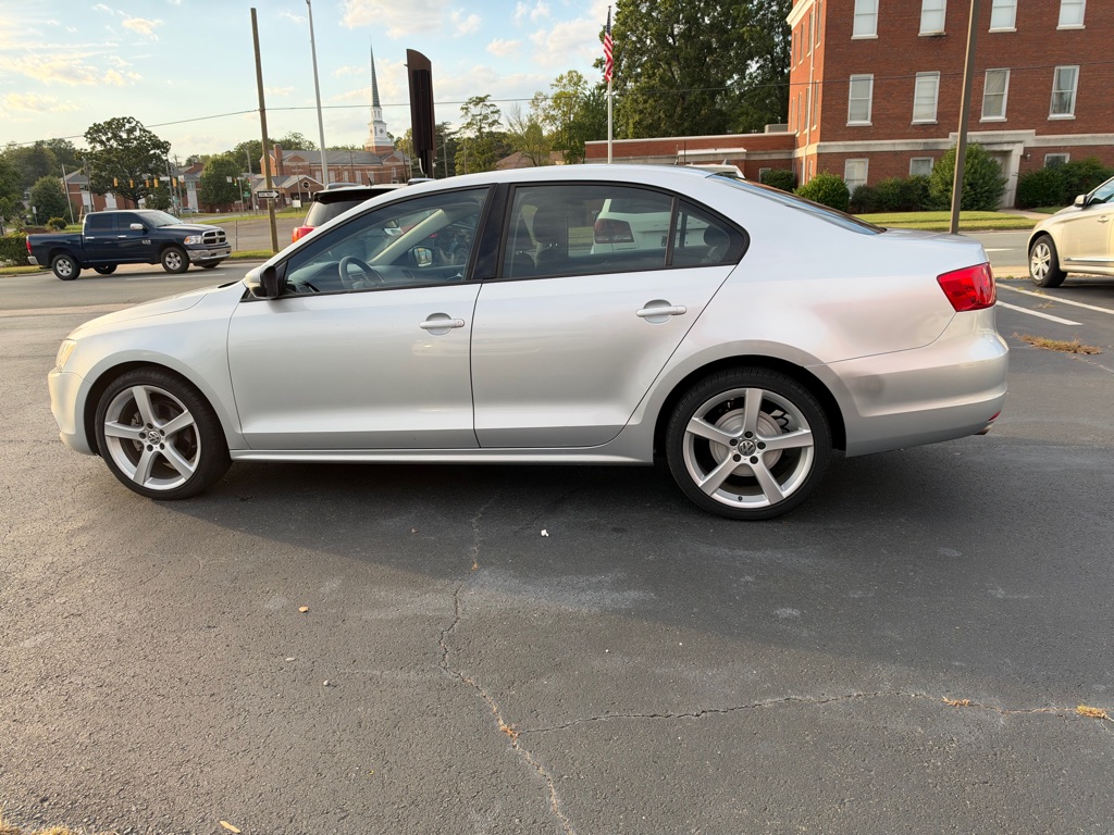 Photo 4 of this VOLKSWAGEN JETTA