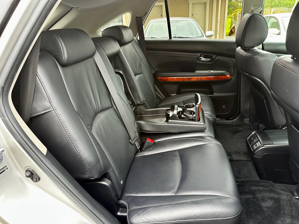 Photo 9 of this LEXUS RX