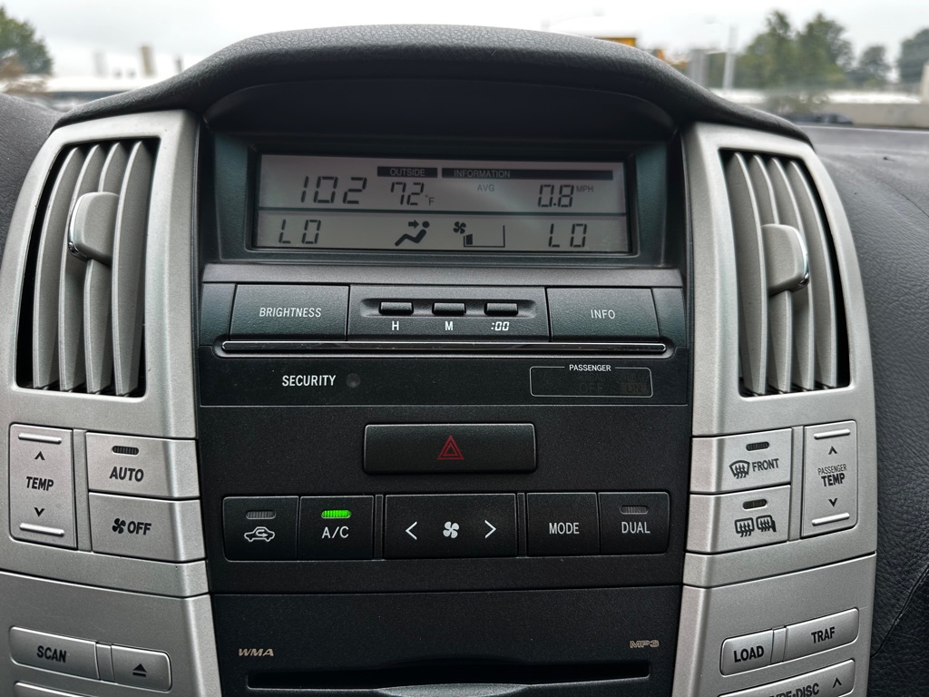 Photo 16 of this LEXUS RX