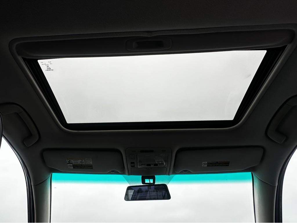 Photo 21 of this LEXUS RX
