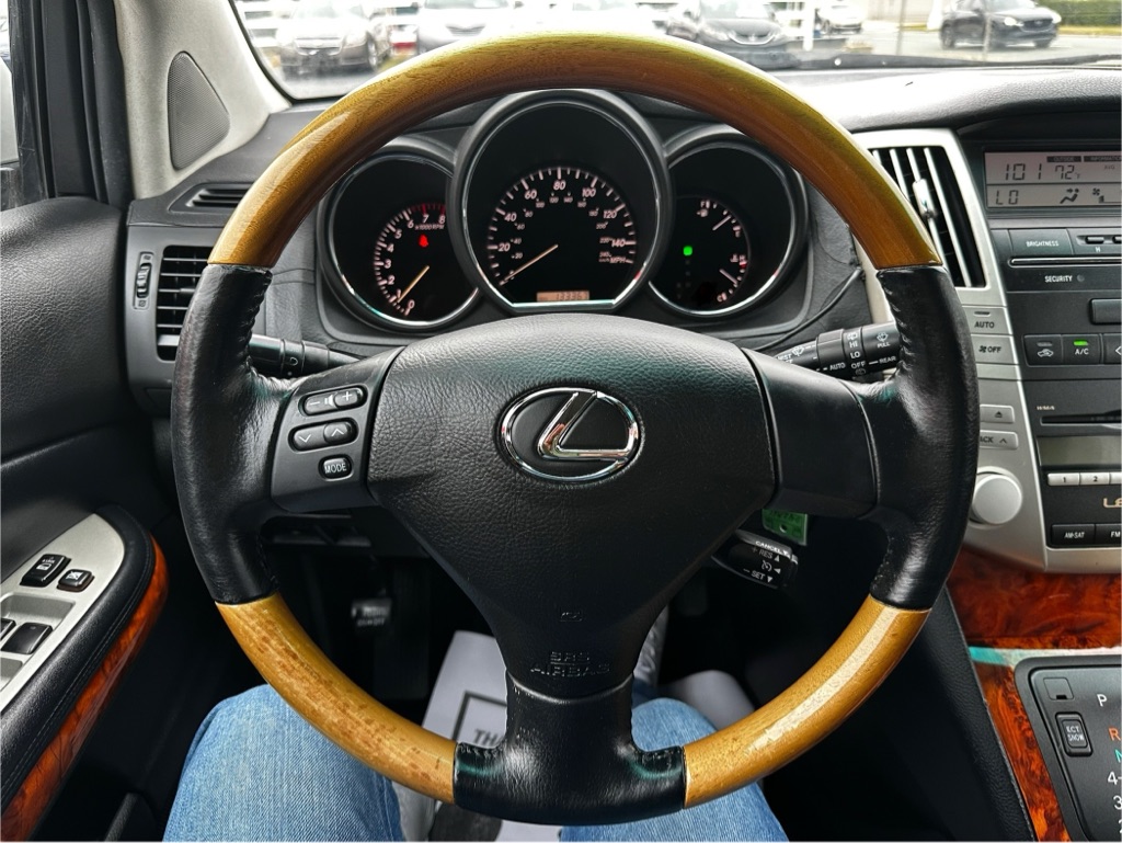 Photo 14 of this LEXUS RX