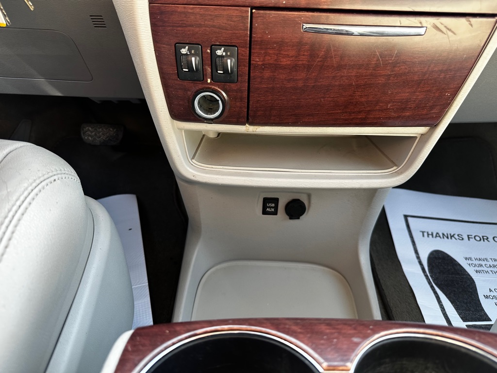 Photo 21 of this TOYOTA SIENNA