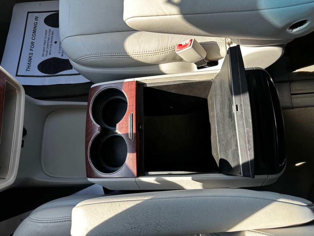 Photo 22 of this TOYOTA SIENNA