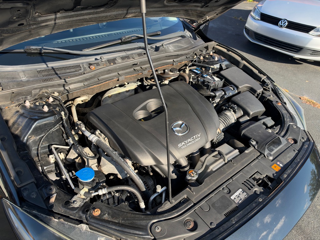 Photo 24 of this MAZDA 3