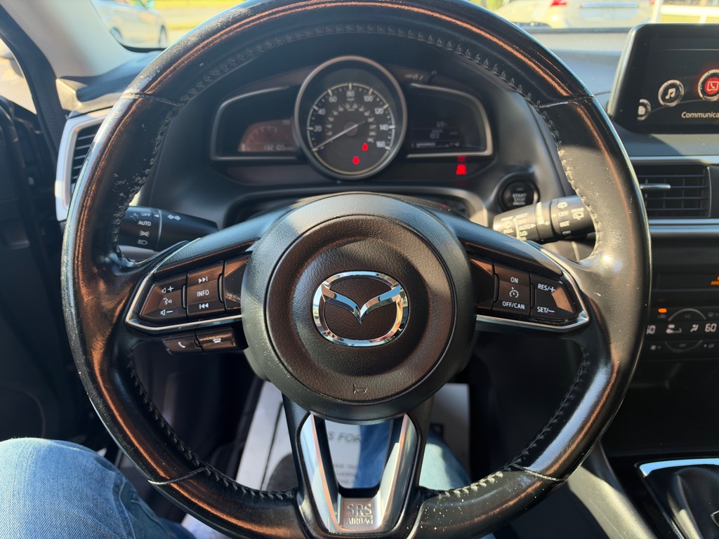Photo 15 of this MAZDA 3