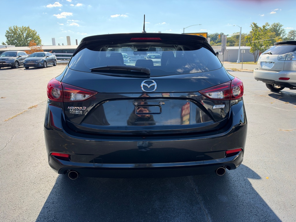 Photo 6 of this MAZDA 3