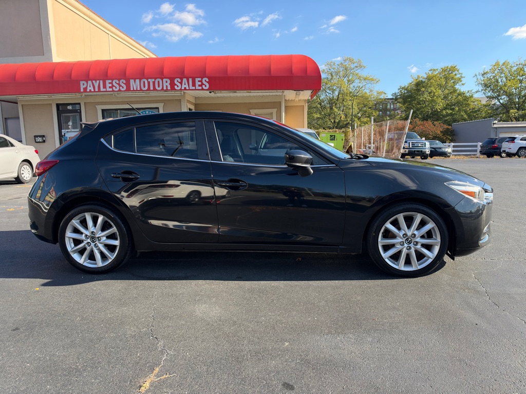 Photo 8 of this MAZDA 3