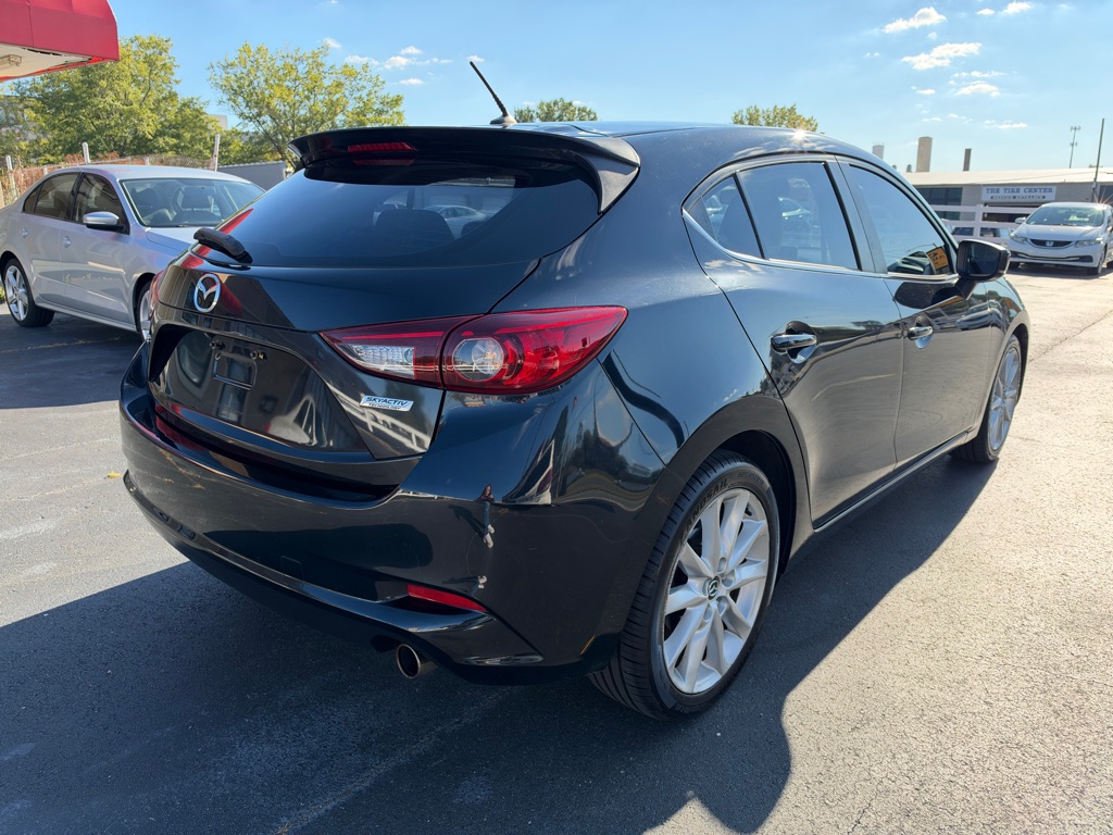 Photo 7 of this MAZDA 3
