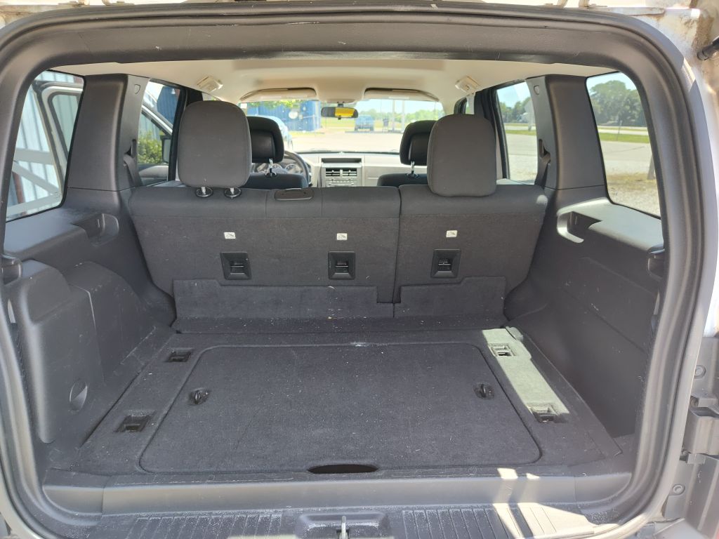 Photo 8 of this JEEP LIBERTY