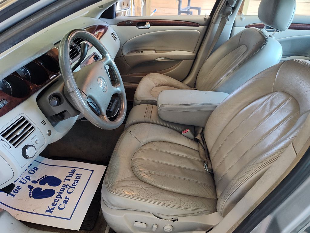 Photo 3 of this BUICK LUCERNE