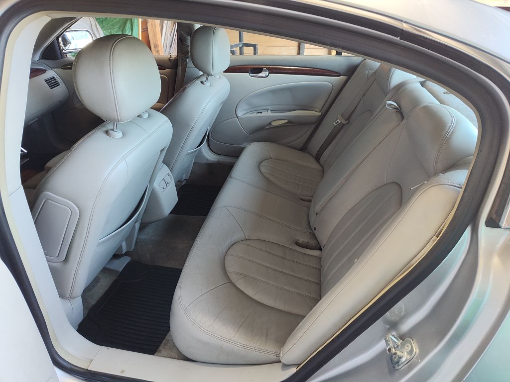 Photo 6 of this BUICK LUCERNE
