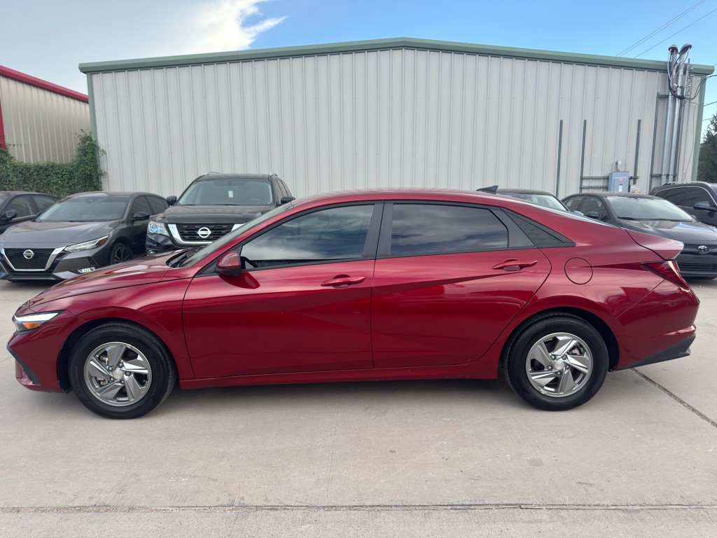 Photo 9 of this HYUNDAI ELANTRA