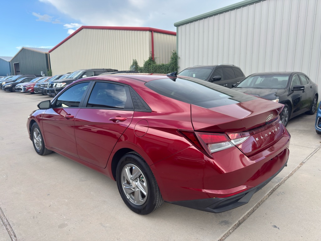 Photo 8 of this HYUNDAI ELANTRA