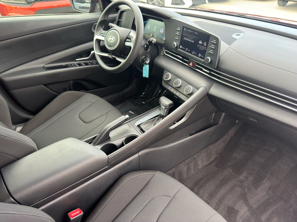 Photo 22 of this HYUNDAI ELANTRA