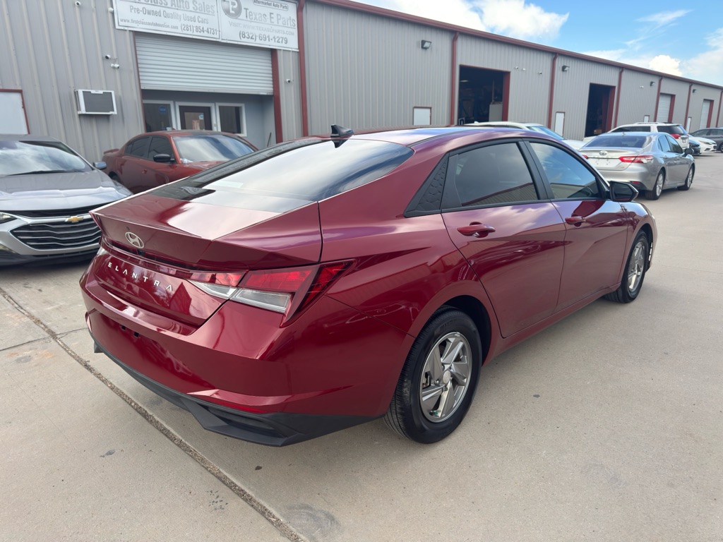 Photo 6 of this HYUNDAI ELANTRA