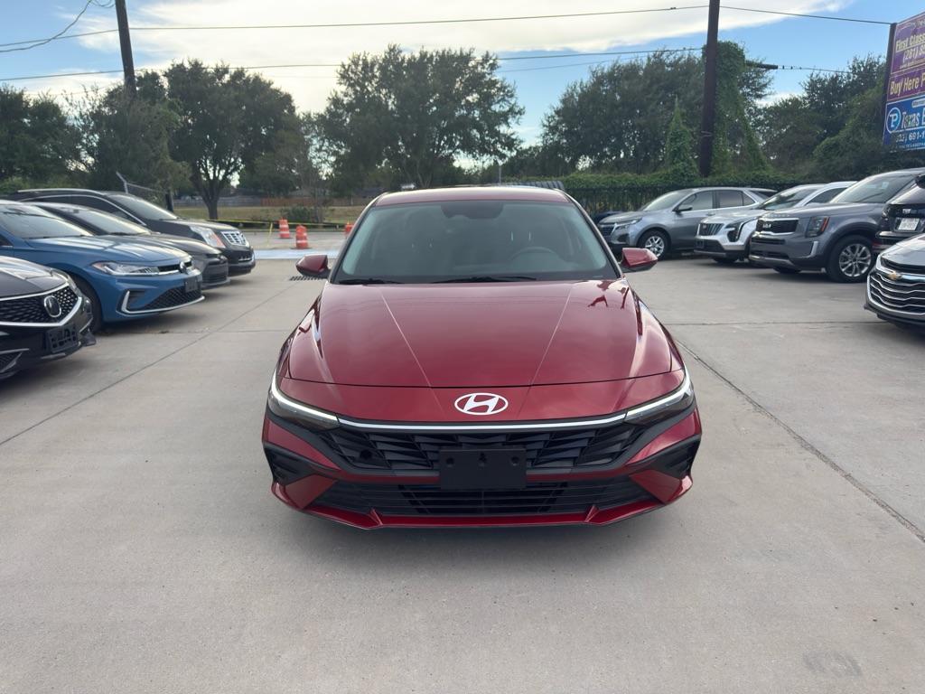 Photo 3 of this HYUNDAI ELANTRA