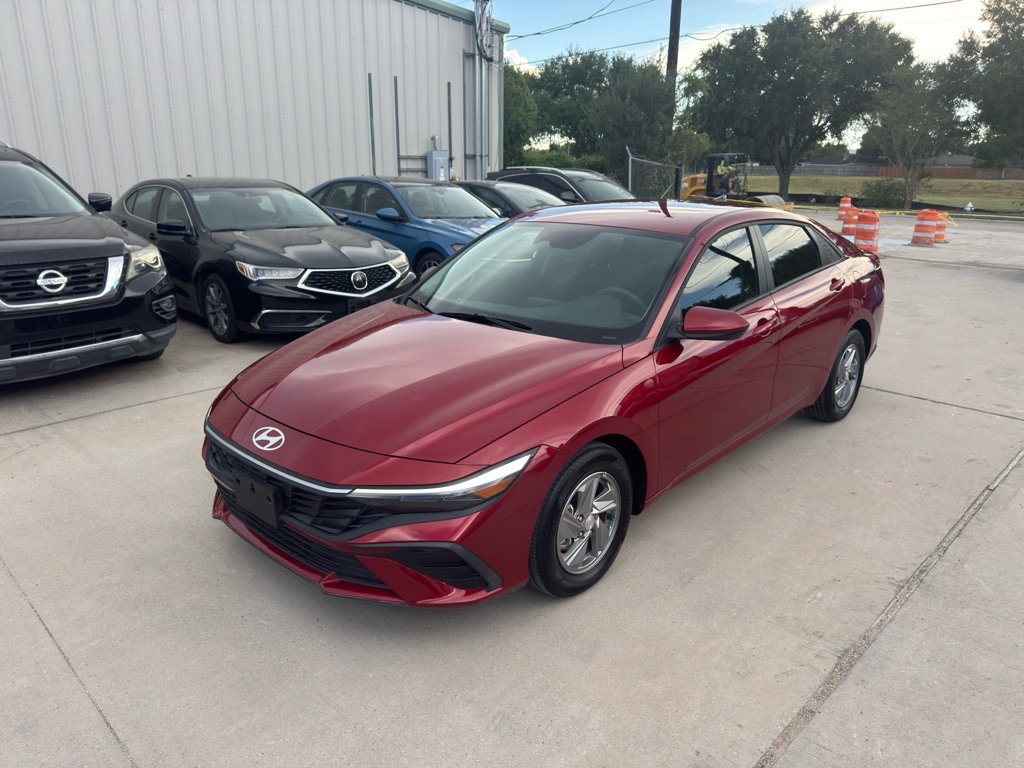 Photo 2 of this HYUNDAI ELANTRA