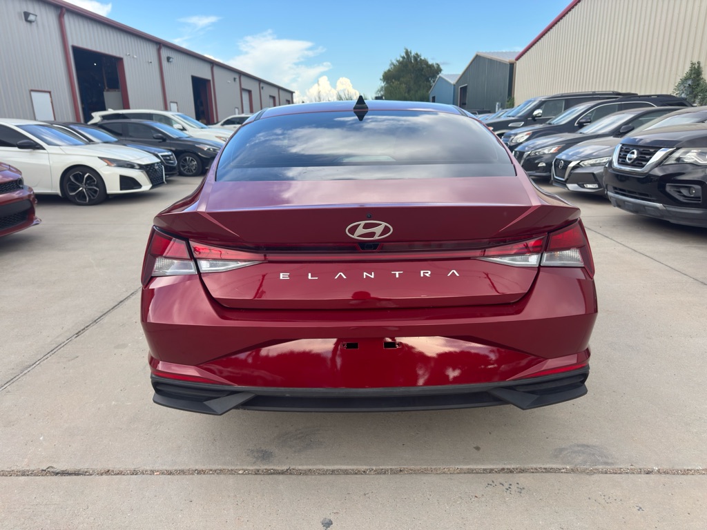 Photo 7 of this HYUNDAI ELANTRA
