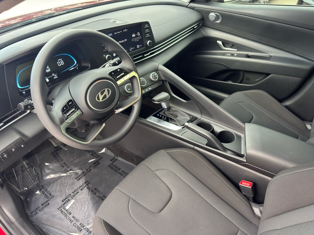 Photo 14 of this HYUNDAI ELANTRA