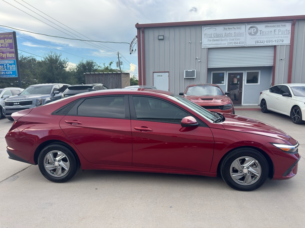 Photo 5 of this HYUNDAI ELANTRA