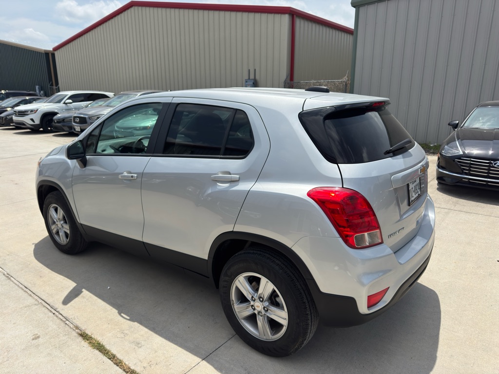 Photo 7 of this CHEVROLET TRAX