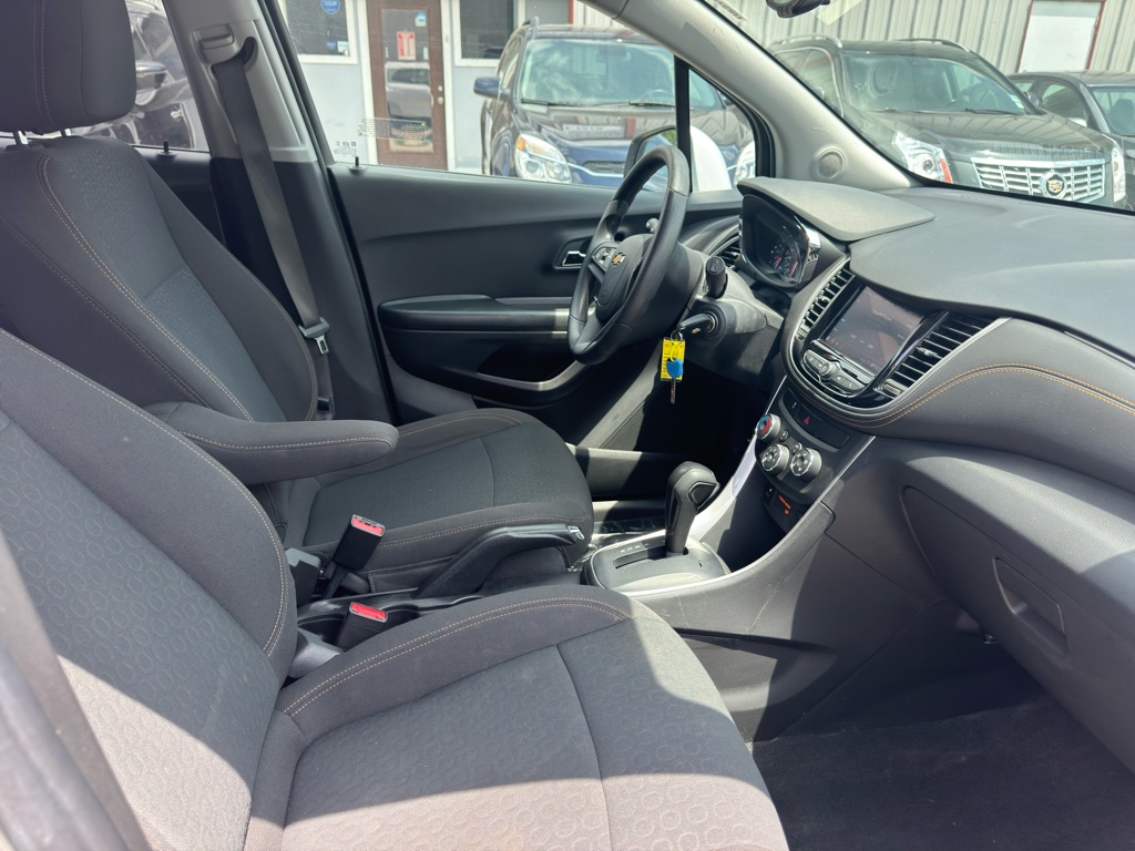 Photo 16 of this CHEVROLET TRAX