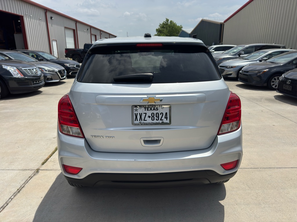 Photo 6 of this CHEVROLET TRAX