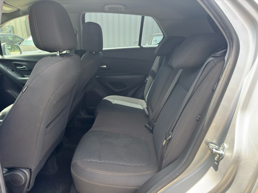 Photo 9 of this CHEVROLET TRAX