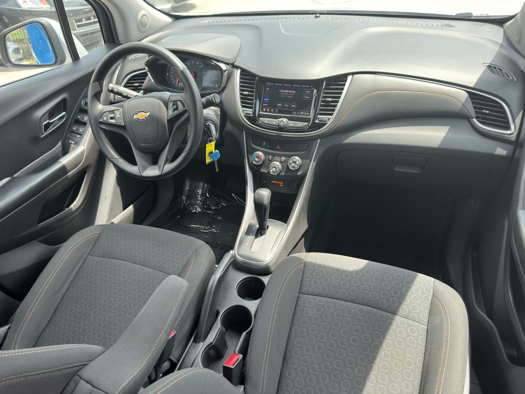 Photo 14 of this CHEVROLET TRAX