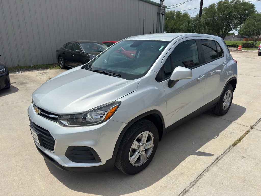 Photo 2 of this CHEVROLET TRAX