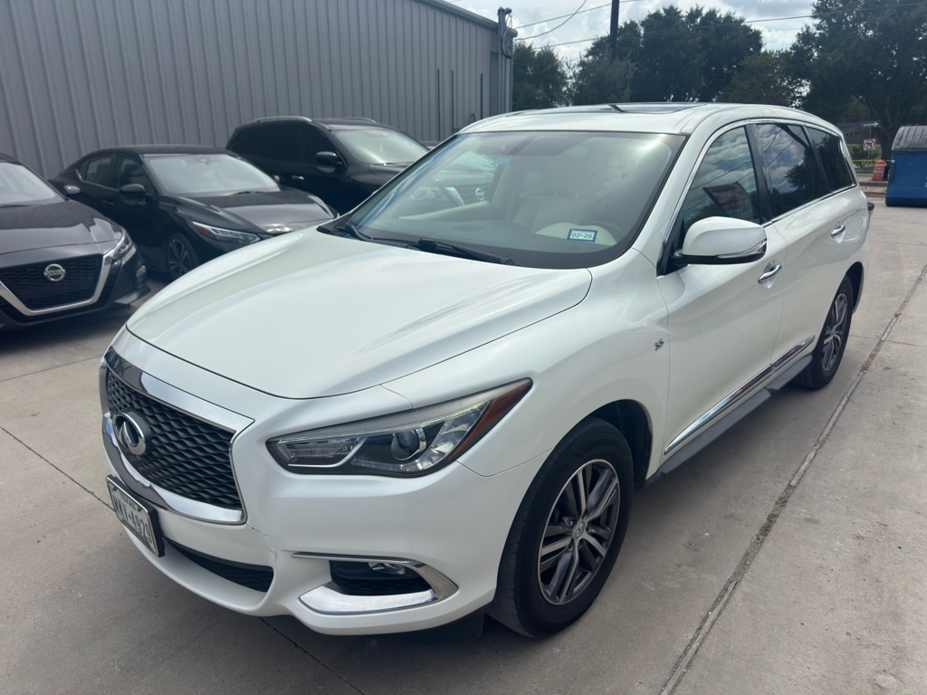Photo 2 of this INFINITI QX60