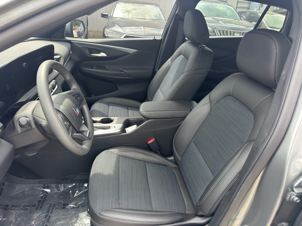 Photo 14 of this BUICK ENVISTA