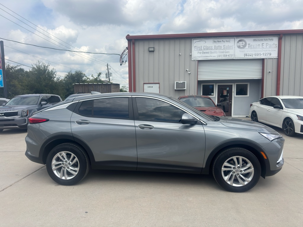 Photo 5 of this BUICK ENVISTA