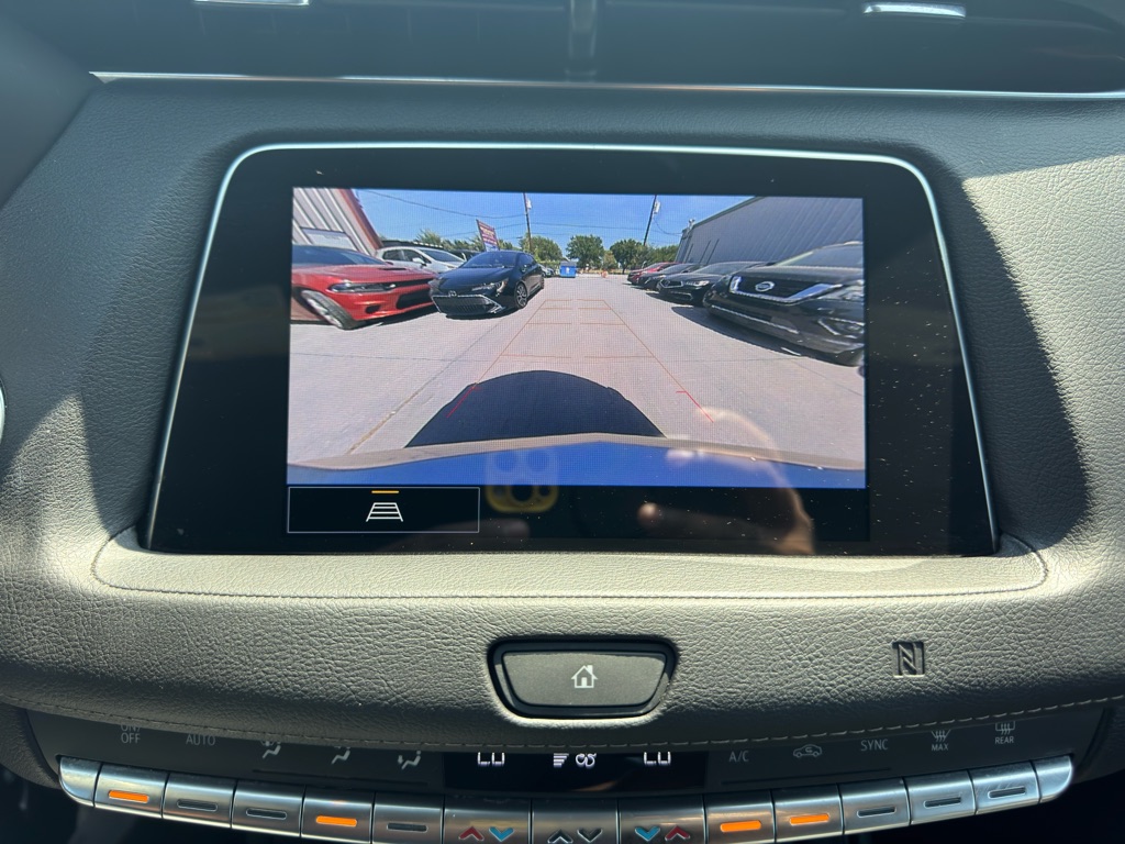Photo 10 of this CADILLAC XT4