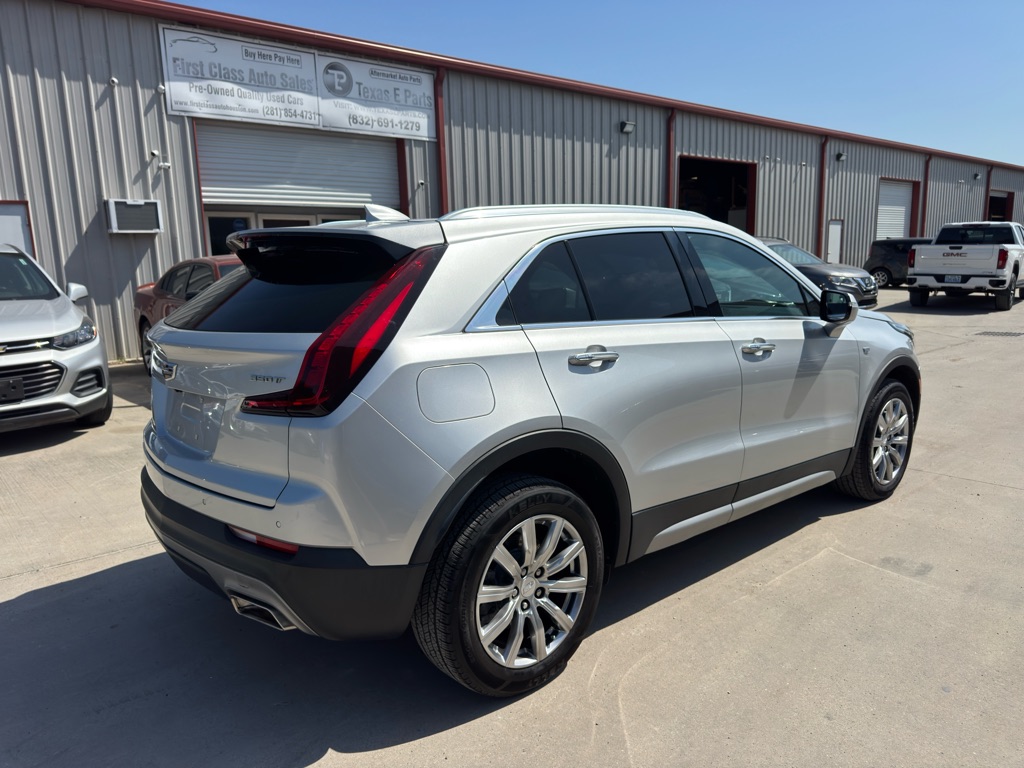 Photo 6 of this CADILLAC XT4