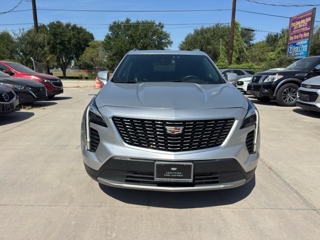 Photo 3 of this CADILLAC XT4