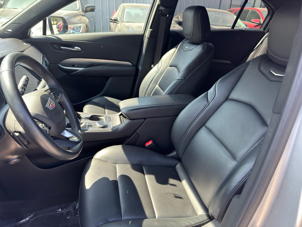 Photo 13 of this CADILLAC XT4
