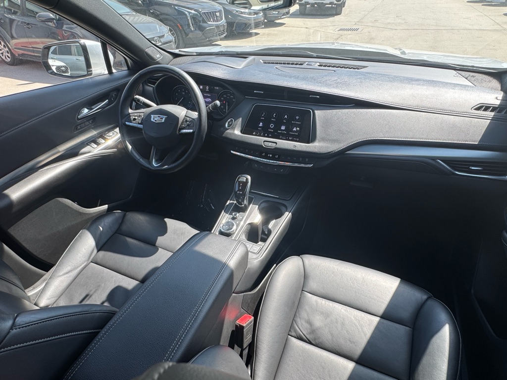 Photo 19 of this CADILLAC XT4