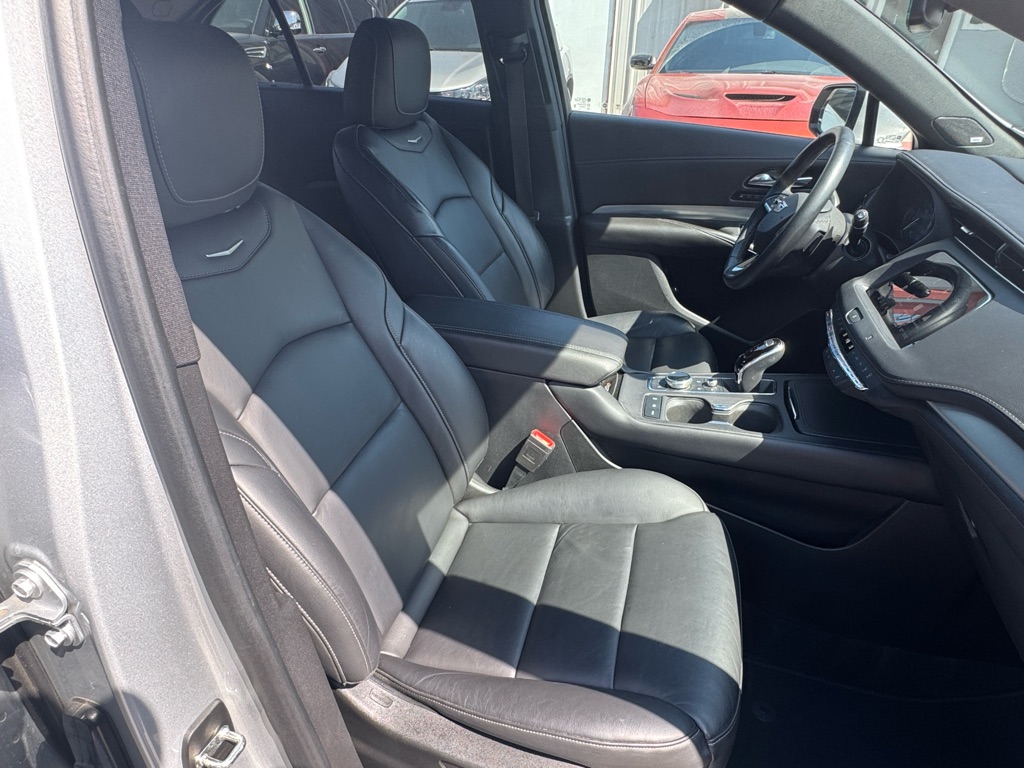 Photo 22 of this CADILLAC XT4