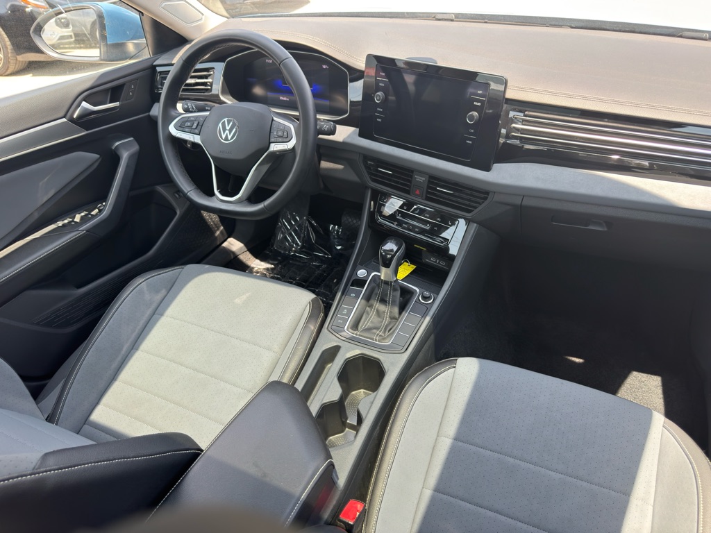 Photo 19 of this VOLKSWAGEN JETTA