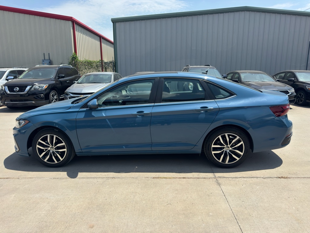 Photo 9 of this VOLKSWAGEN JETTA