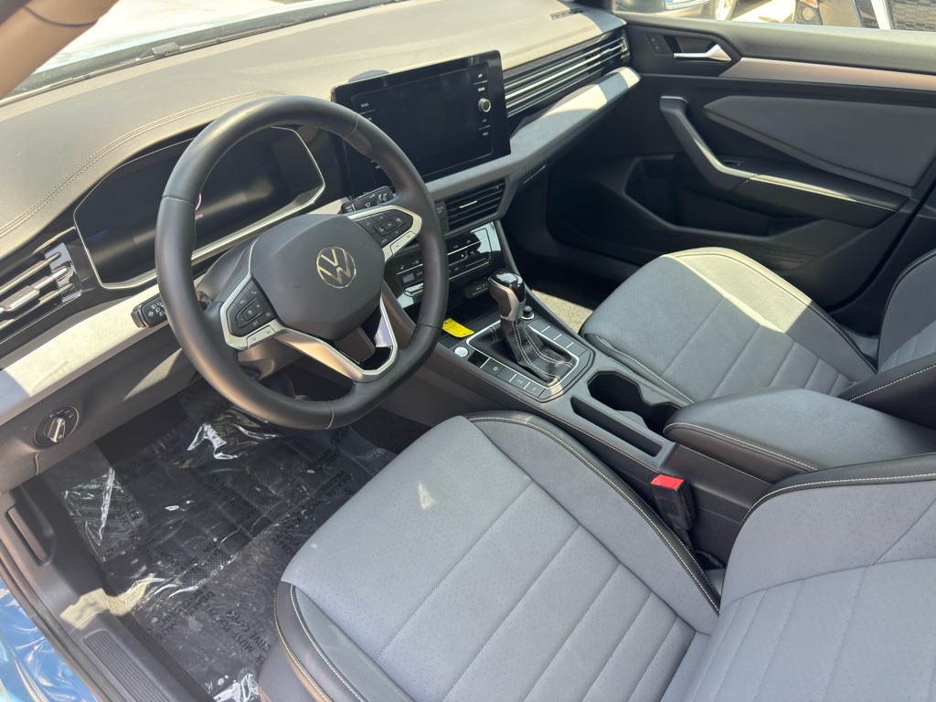 Photo 15 of this VOLKSWAGEN JETTA